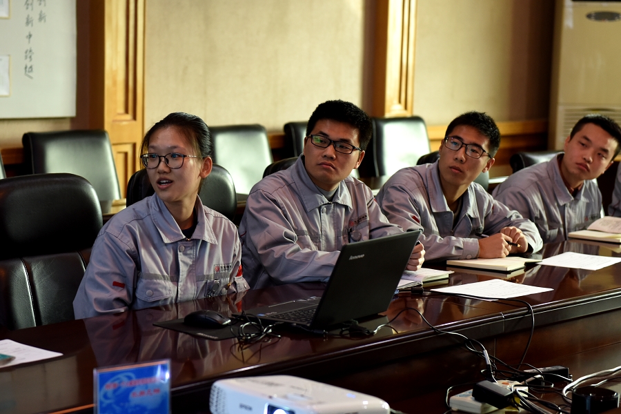 大學(xué)生02.jpg 大學(xué)生02.jpg