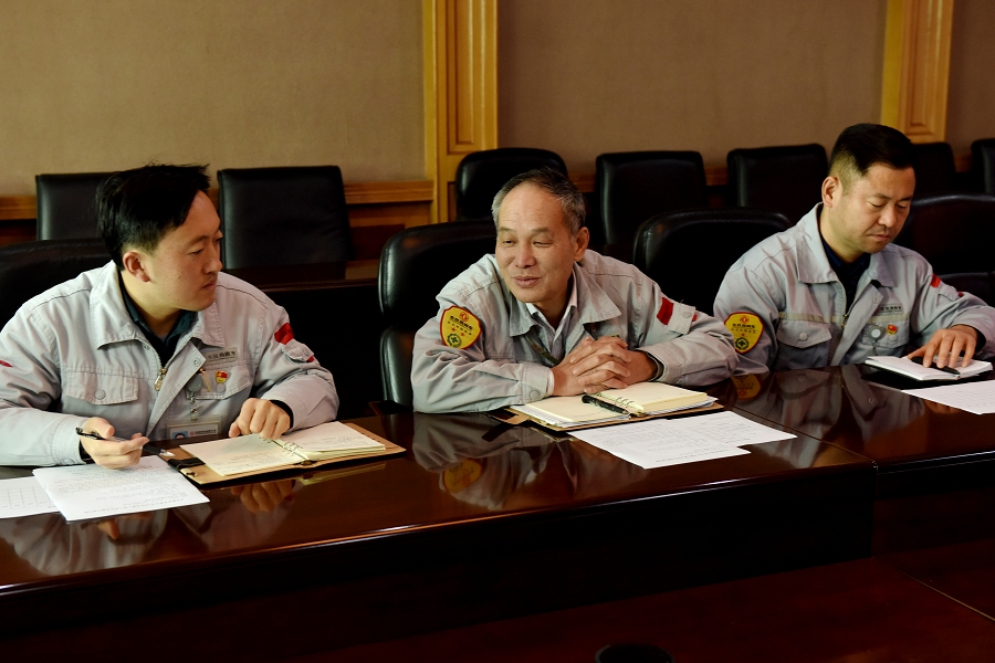 大學(xué)生03.jpg 大學(xué)生03.jpg